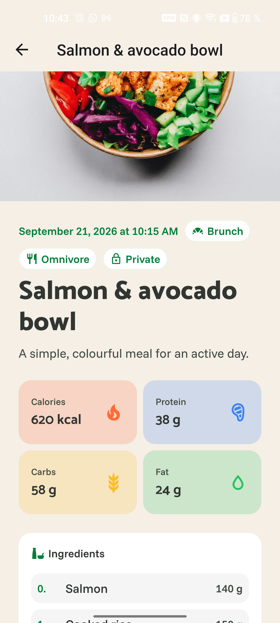 Journal Bowli : photo d’un bowl saumon avocat et détail de ses apports.